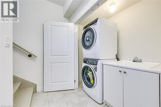 1544 Wellwood Terrace in Milton, ON - Building Photo - Building Photo