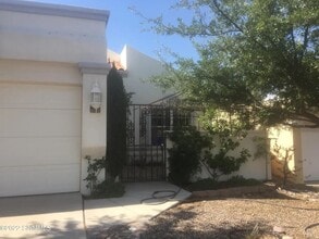 2232 San Felipe in Las Cruces, NM - Building Photo - Building Photo