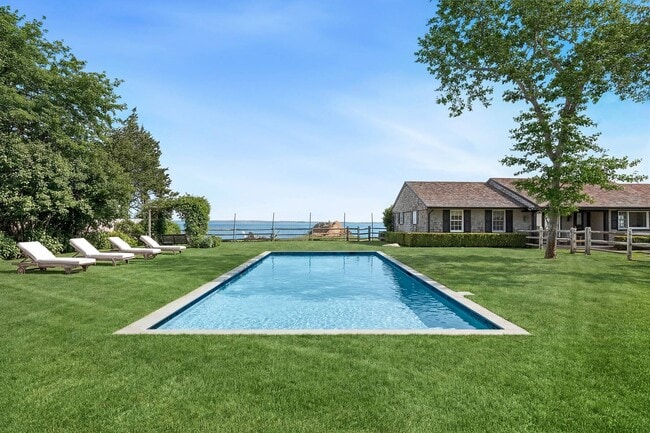 property at 22 Driftwood Ln
