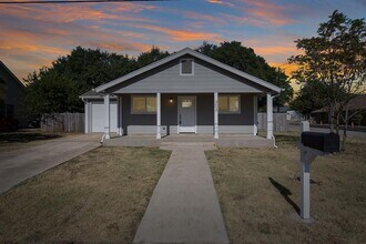 302 Martin Luther King Jr St in Georgetown, TX - Building Photo - Building Photo