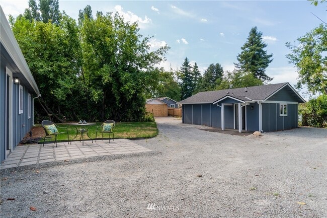 210 SW 104th St, Unit ADU in Seattle, WA - Building Photo - Building Photo