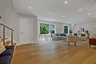 117 Mount Vernon St, Unit 117 in Newton, MA - Building Photo - Building Photo