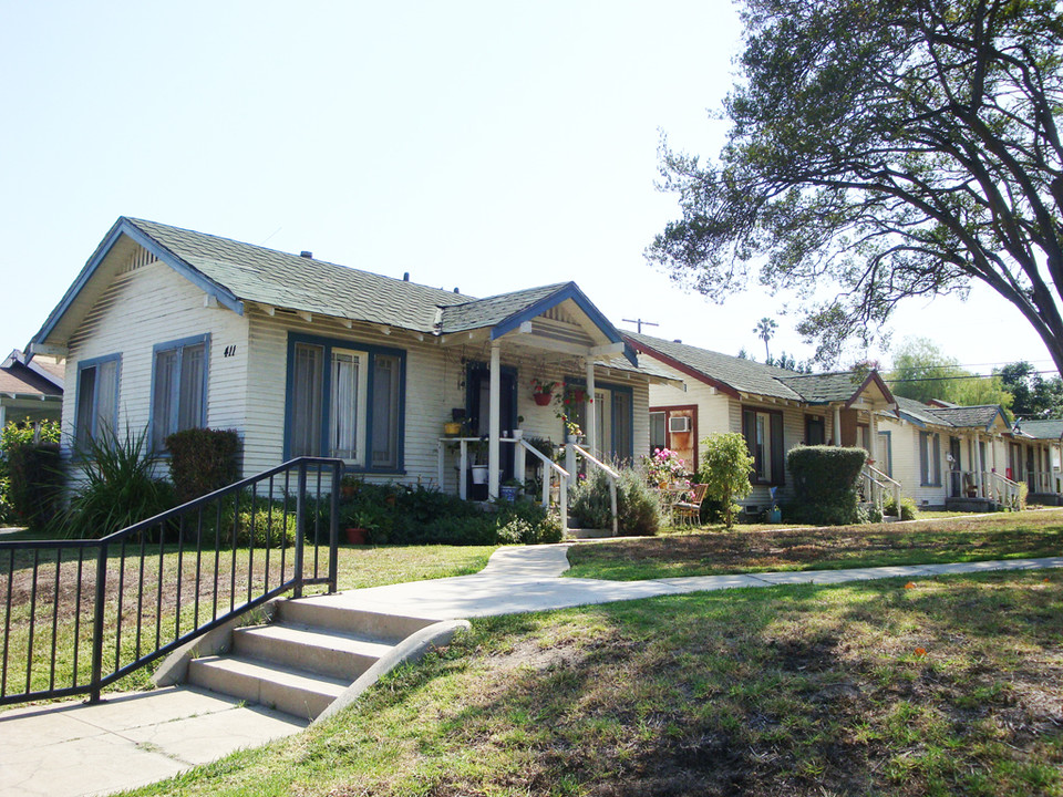 Atlantic Villa in Alhambra, CA - Building Photo