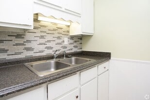 La Casa Estates in Elkhart, IN - Building Photo