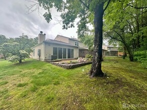 143 Archery Ct in Old Bridge, NJ - Building Photo - Building Photo