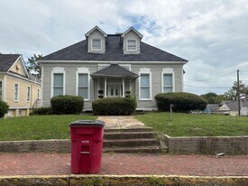 1055 Walnut St in Macon, GA - Building Photo