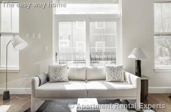 434 McGrath Hwy, Unit #205 in Somerville, MA - Foto de edificio - Building Photo