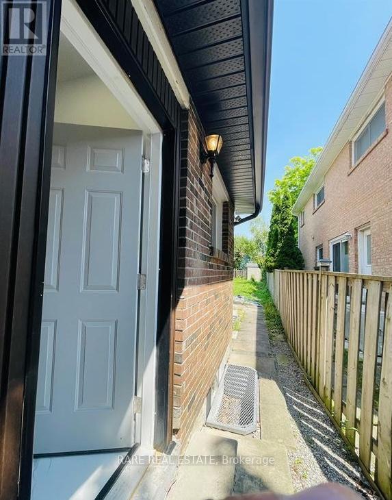 208 Willowbrook Rd in Markham, ON - Building Photo - Building Photo