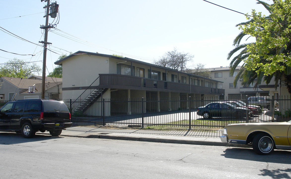 403 Poplar Ave in Redwood City, CA - Building Photo