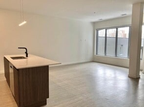 5601-5601 Fenwick St in Halifax, NS - Building Photo - Building Photo