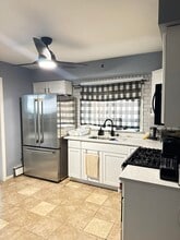 5326 S 72nd Ct, Unit #1 in Summit, IL - Foto de edificio - Building Photo