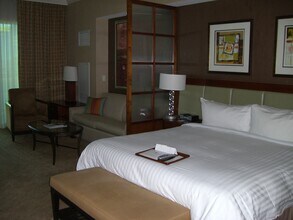 145 Harmon E Ave, Unit 34609 in Las Vegas, NV - Foto de edificio - Building Photo