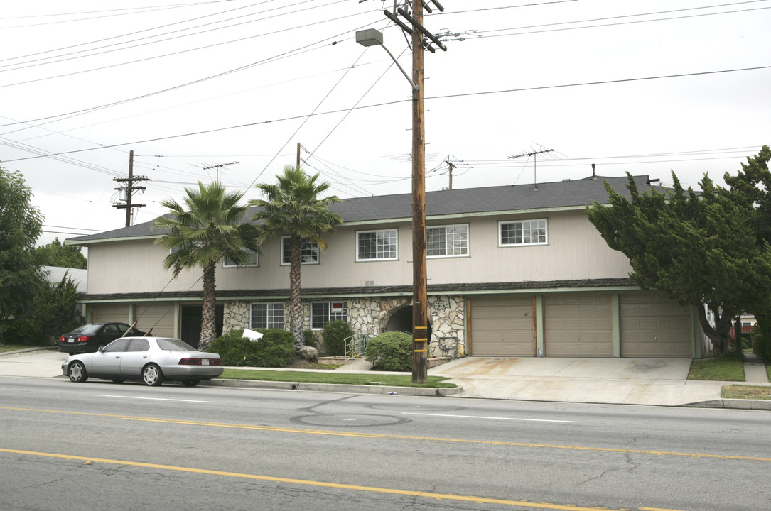 1934 Hollywood Way in Burbank, CA - Building Photo