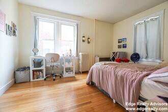 61 Thatcher St, Unit 1 in Brookline, MA - Building Photo - Building Photo