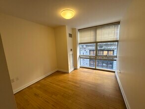 41 Boylston St, Unit 405 in Boston, MA - Foto de edificio - Building Photo