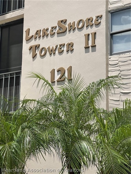 121 Country Club Dr, Unit 302 in Lake Placid, FL - Building Photo - Building Photo