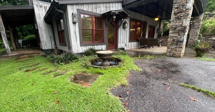 396 Cunningham Rd in Travelers Rest, SC - Building Photo - Building Photo