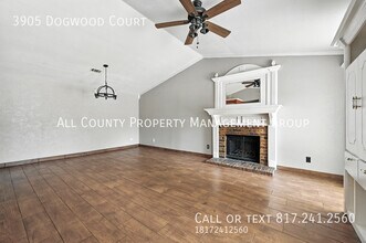 3905 Dogwood Ct in Fort Worth, TX - Foto de edificio - Building Photo
