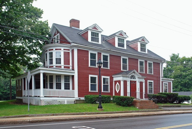 19 Main St in Durham, NH - Foto de edificio - Building Photo