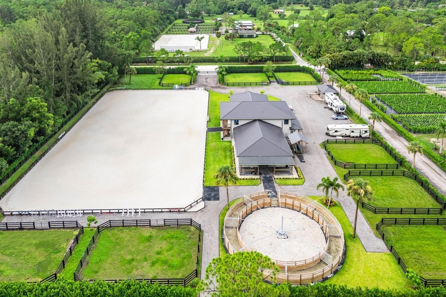 14843 Gruber Ln in Loxahatchee Groves, FL - Building Photo