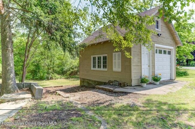3956 US-9W in Saugerties, NY - Building Photo - Building Photo