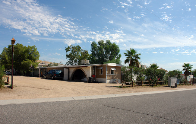 2520 E Marco Polo Rd in Phoenix, AZ - Foto de edificio - Building Photo