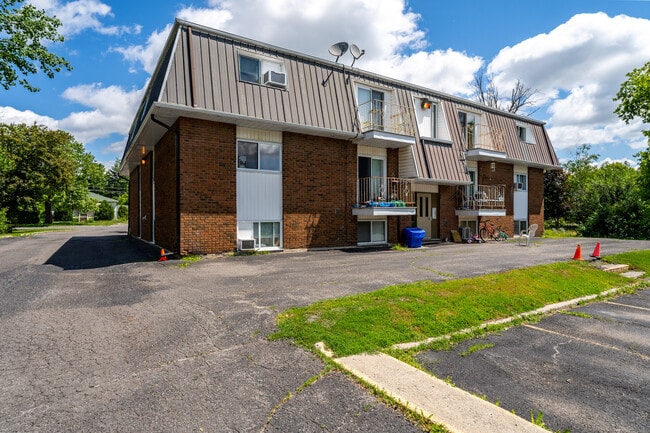 property at 2444 Cléroux Crescent