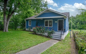 2033 E Lake Blvd in Birmingham, AL - Foto de edificio - Building Photo