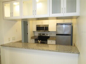 622 Bird Bay Dr E in Venice, FL - Building Photo - Building Photo