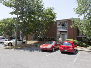 SH303-Residences at Humboldt Park (RHP) in Shelby, NC - Foto de edificio - Building Photo