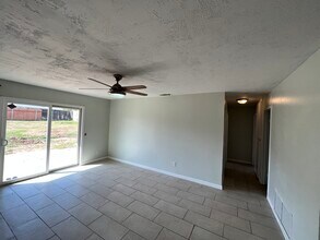10014 Singleton Way in Riverside, CA - Foto de edificio - Building Photo