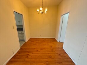 521 S Manhattan Pl, Unit 10 in Los Angeles, CA - Building Photo - Building Photo