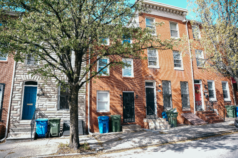 916 W Lombard St in Baltimore, MD - Foto de edificio