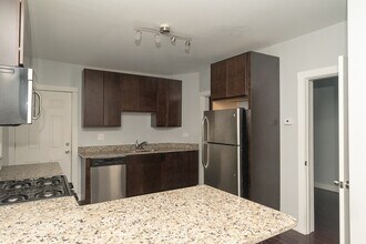 2968 N Ridgeway Ave, Unit J02P in Chicago, IL - Building Photo - Building Photo