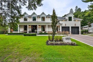 993 Albertson Crescent in Mississauga, ON - Building Photo
