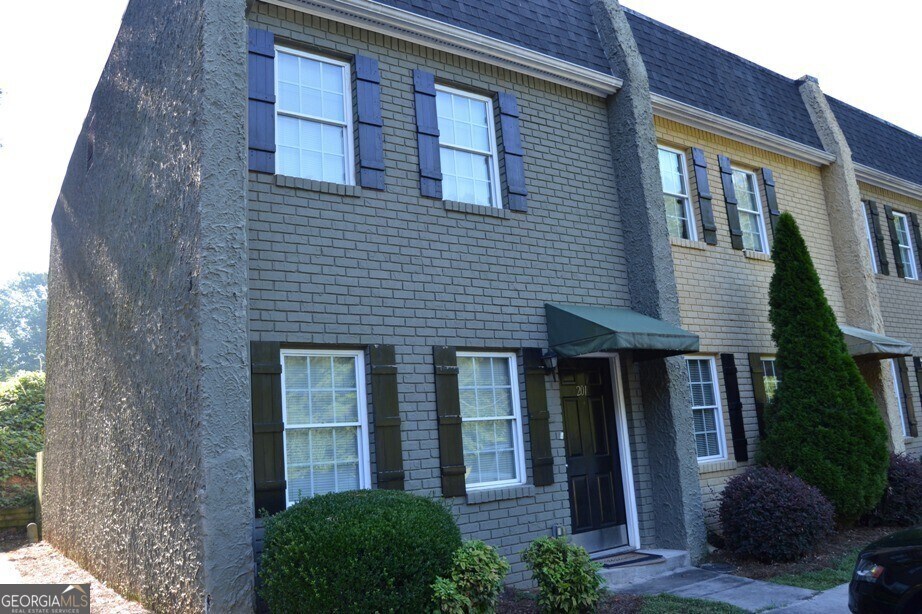 132 Saine Dr SW in Marietta, GA - Building Photo