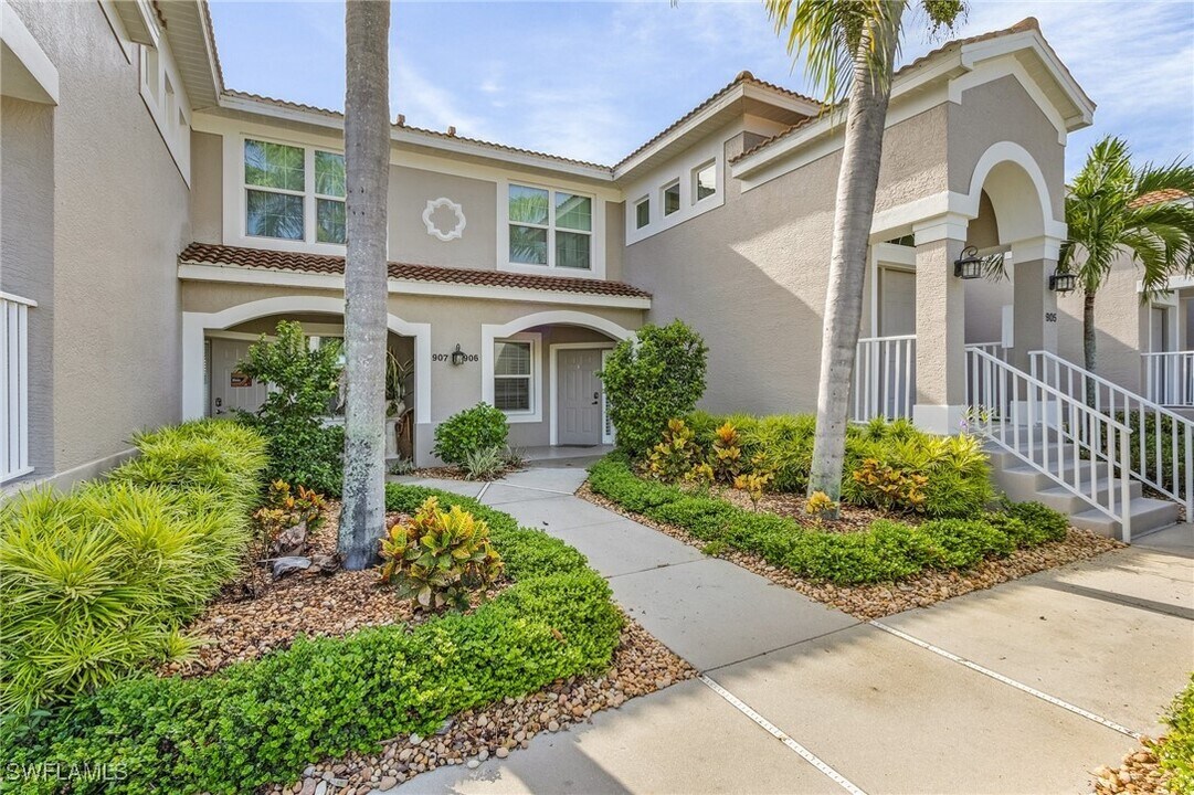 23601 Sandy Creek Terrace in Bonita Springs, FL - Foto de edificio