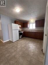 102 Kenilworth Ave N in Hamilton, ON - Building Photo - Building Photo