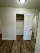 1024 Michelle Ct in Hanford, CA - Building Photo - Building Photo