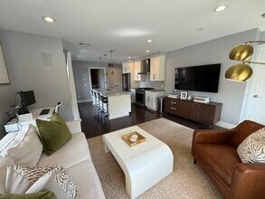 150 W Broadway in Boston, MA - Building Photo - Building Photo