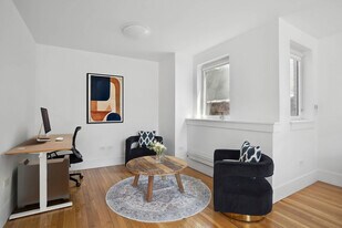 125 E 83rd St in New York, NY - Building Photo
