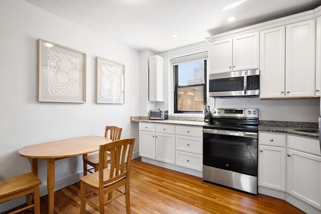 107 Jersey St in Boston, MA - Building Photo - Building Photo