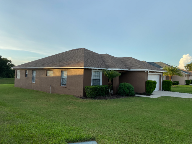 property at 3433 Summit Ln