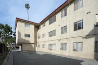 2060 S Hobart Blvd in Los Angeles, CA - Foto de edificio - Building Photo