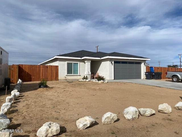 9161 Lime Ave in California City, CA - Building Photo