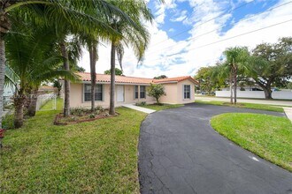 5524 Cleveland St in Hollywood, FL - Building Photo - Building Photo