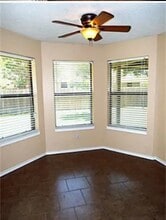 112 Sunny Meadows Dr in Burleson, TX - Building Photo - Building Photo