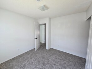 953 S 47th Dr in Yuma, AZ - Foto de edificio - Building Photo