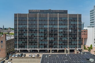 Soundview apartments in Bridgeport, CT - Foto de edificio - Building Photo