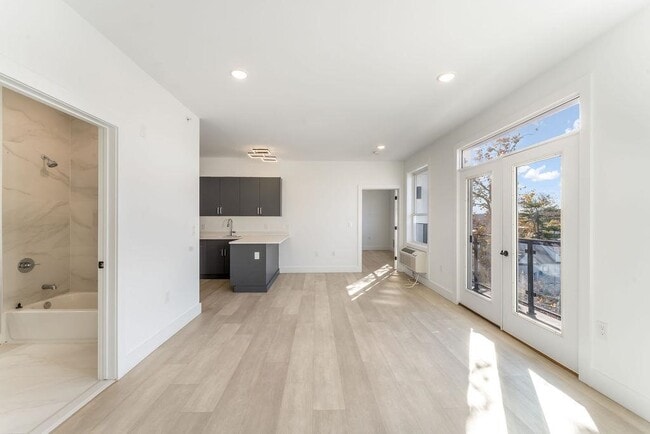 43-45-45 W 32nd St in Bayonne, NJ - Building Photo - Building Photo